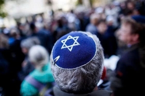 JESMARY - Mũ Kippah – Chiếc mũ tròn mang tính biểu tượng trong đời sống người Do Thái