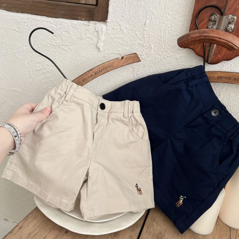 JESMARY - Tại Sao Nên Chọn Quần Short Jean Cho Tủ Đồ Của Bé?